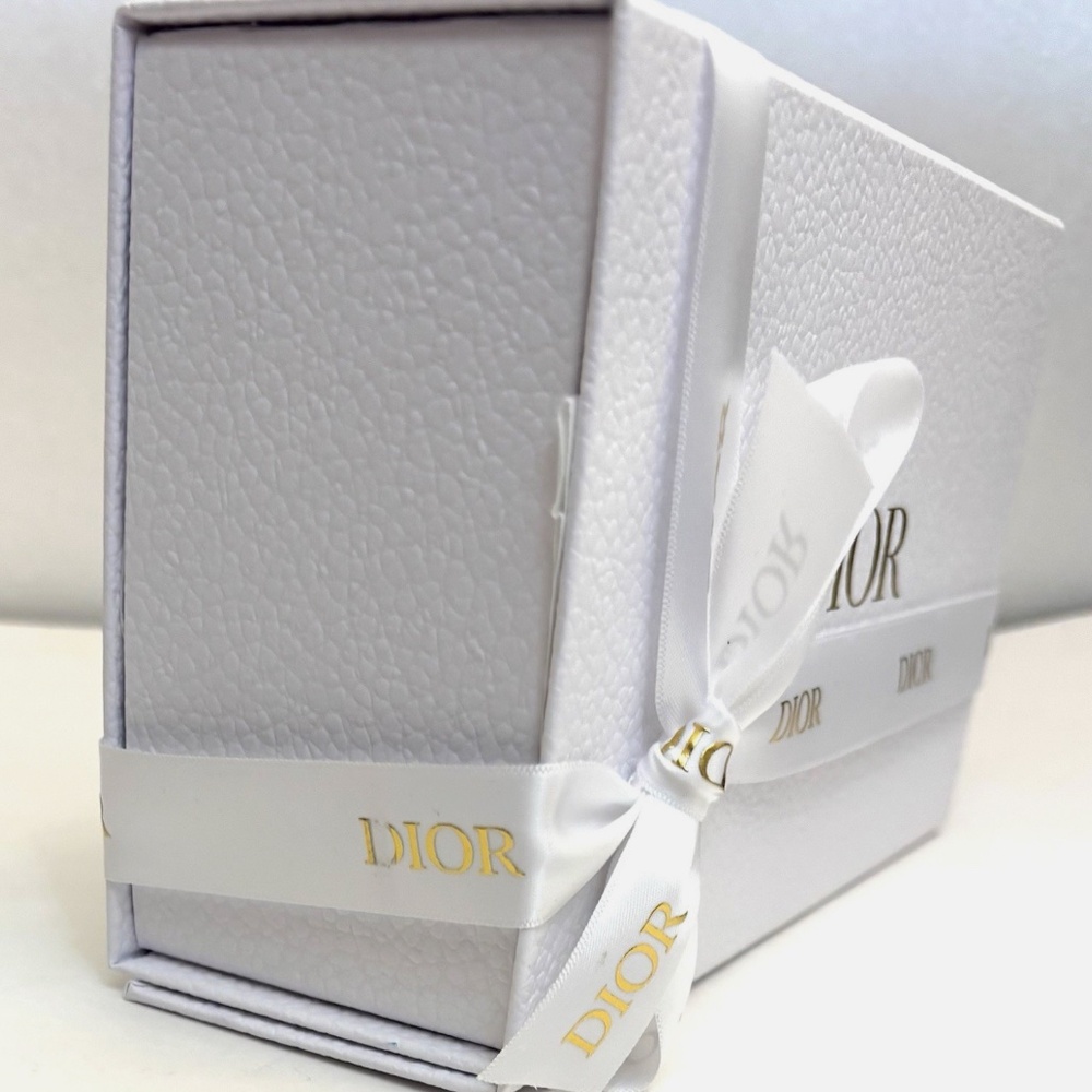 CHRISTIAN DIOR Empty Gift Box 8.4”x 4.8”x 2.8” Tissue & Ribbon Magnetic Closure - Picture 3 of 5